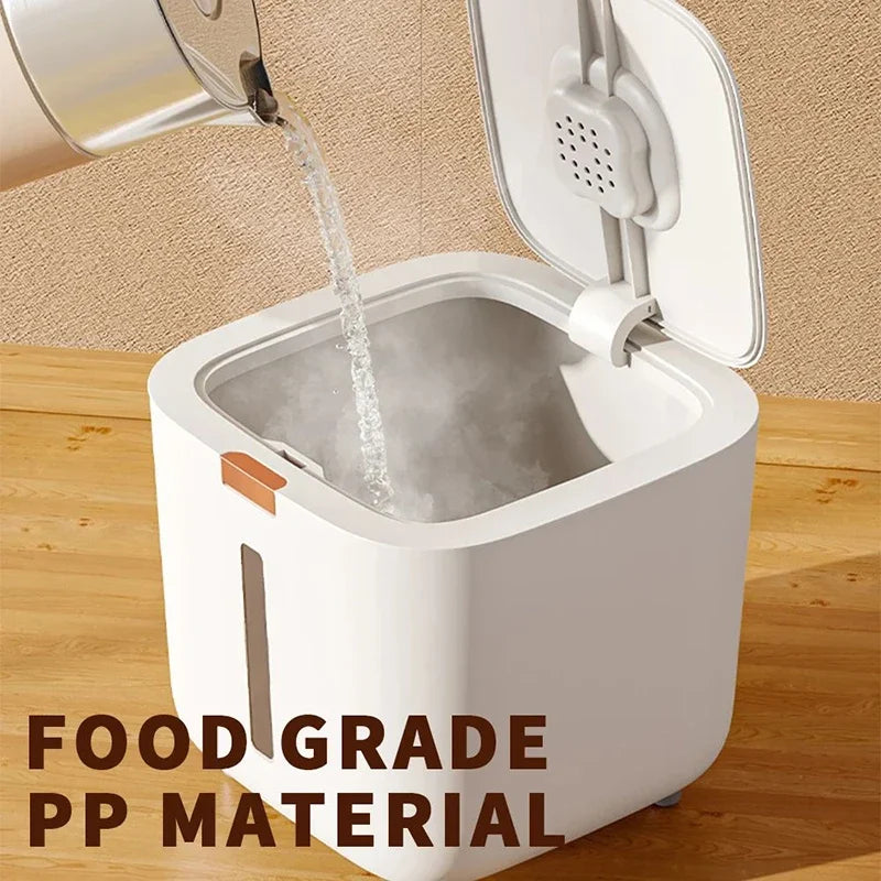 Pet food storage barrel , food sealed moisture-proof